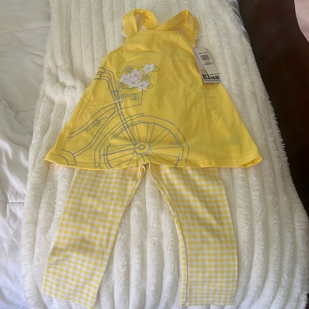 NWT  2 piece set size 6 Kids Headquarters